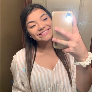 Meet your Posher, Cassandra